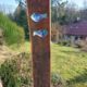 Alte Eichenbohle mit 2 Glasfischen